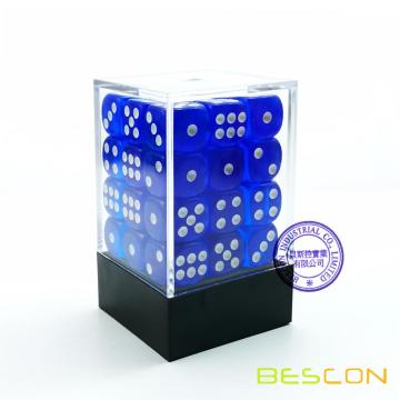 Bescon 12 мм 6 -боковые кубики 36 в кирпичной коробке, 12 -миллиметровый шестимонный кубик (36) Блок кости, полупрозрачный лояльный синий цвет с белыми пипсами