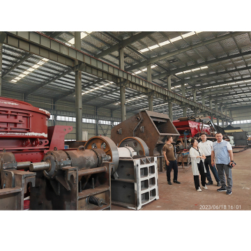 200tph Mobile Portable Quarry: Gravel, Granite, Limestone Crusher Plant - Stone Impact Machine