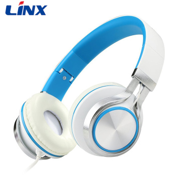 Headset gamer mesin desain modern dengan sertifikat