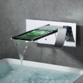 Rubinetto lavabo a parete con luce LED a quattro lati