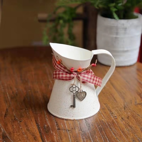 Exquisite key tin flower arrangement bucket