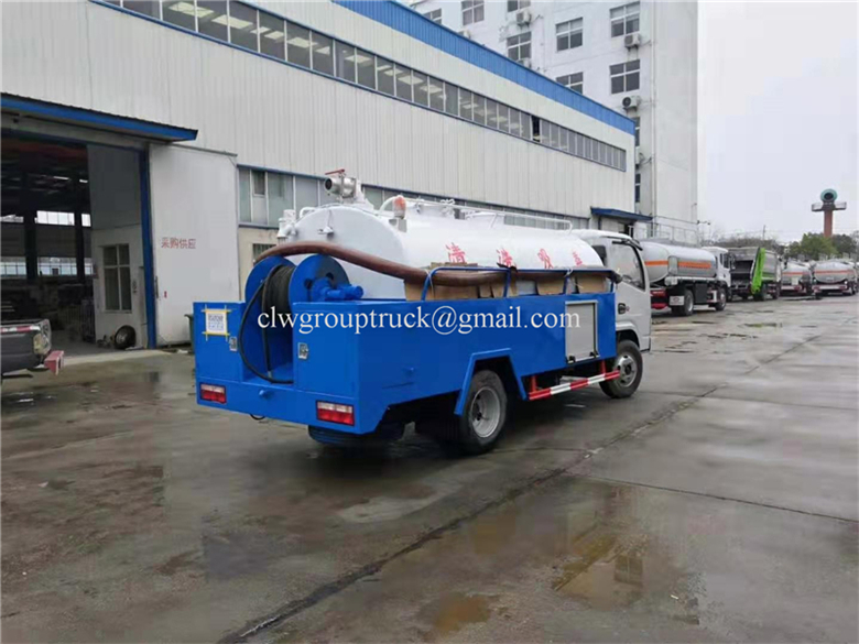 Cleaning Type Suction Truck 4