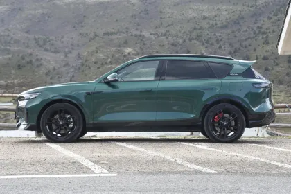 Voyah Electric SUV Cars: 4x4 Voyah Free 318 for 2024 and 2025 from China