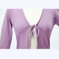 Sweater de punto púrpura de cuello de novia