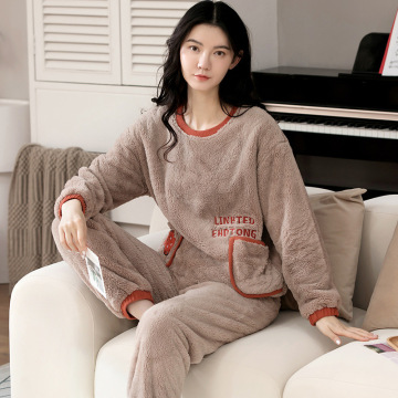 Winter flannel pajamas for ladies