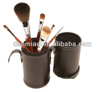 Fashinable design round leather can for bruses