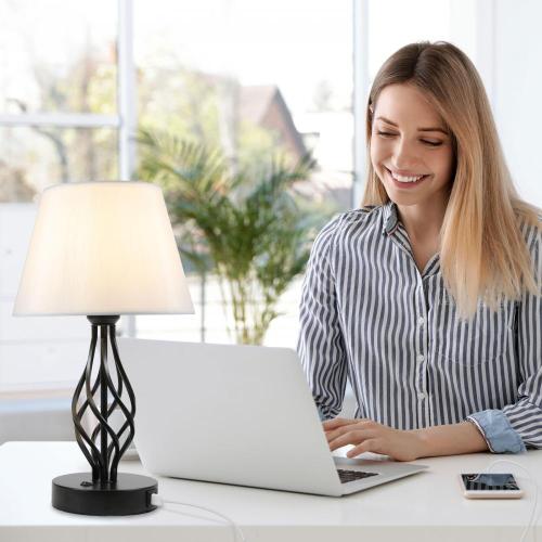 Lâmpada de mesa de cabeceira com portas USB duplas AC-outlet