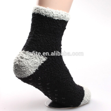 2015 girls winter new fashion breathable christmas thermal socks