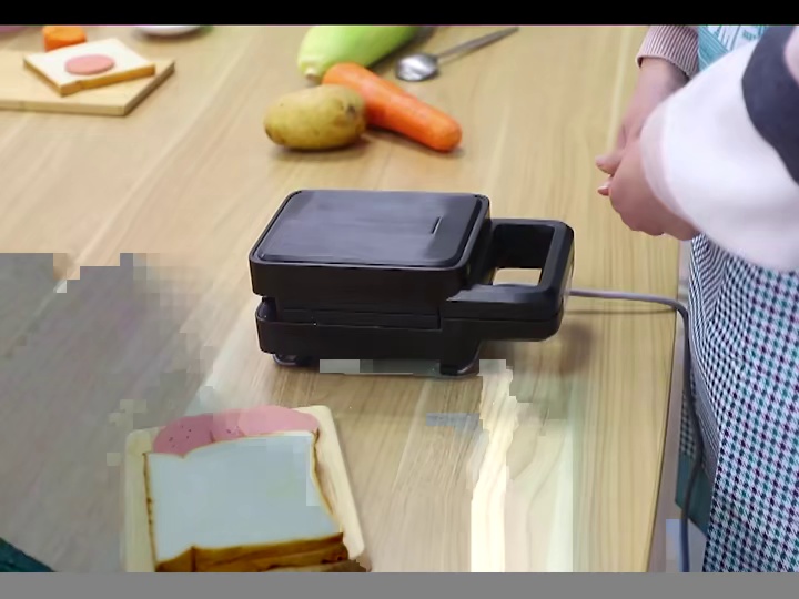 hot selling  mini good-looking waffle maker