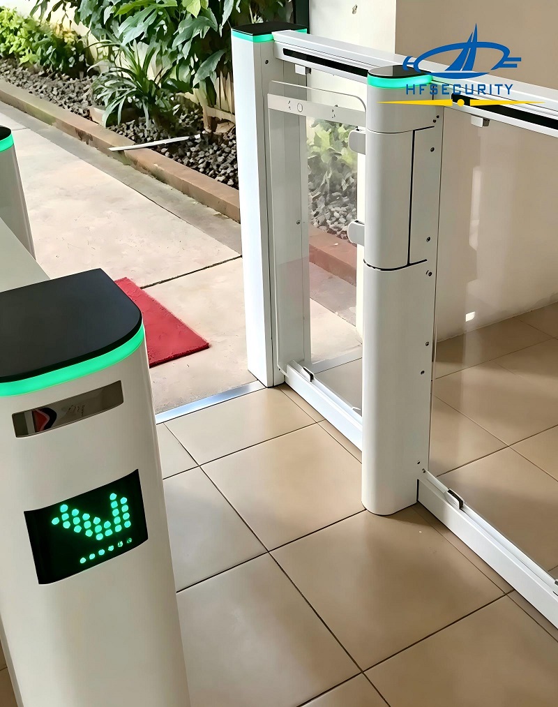With a simple gesture of facial recognition and card swipe, HFSecurity's RA08 attendance and access control solution is implemented in an Indonesian clubhouse