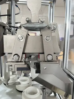 Automatic Skincare Cleanser Lotion Tube Filling and Sealing Machine