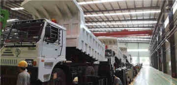 Shacman Wide-Body White Mining Dump Truck