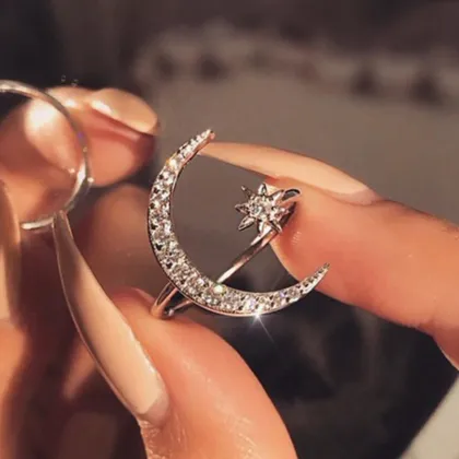 European and American Fashion: Metal Star Moon Ring Inspired by the Diamond Moon Design