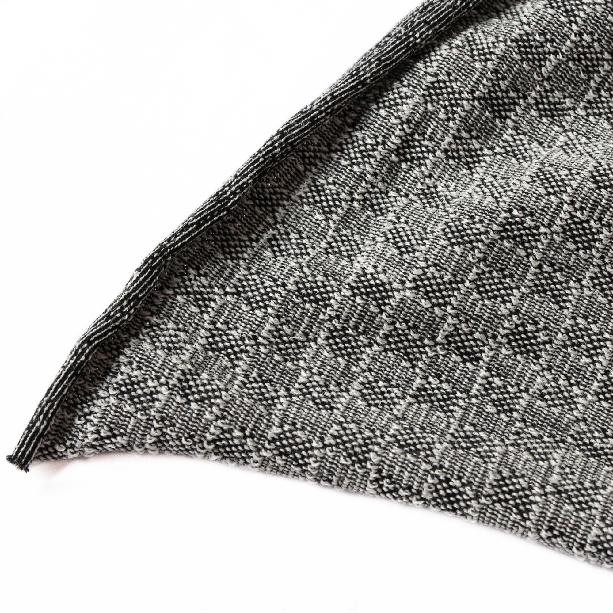 Grey Plaid သိုးမွှေးထည်ထည်