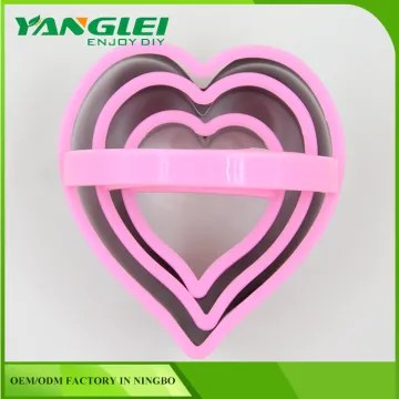 Amazon Hot Selling High Quality DIY 4 Shapes 3-piece Plastic Handle Stainless Steel Pastry Cutters