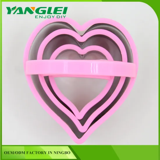 Amazon Hot Selling High Quality DIY 4 Shapes 3-piece Plastic Handle Stainless Steel Pastry Cutters