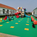 Kindergartenplatz im Freien Mat