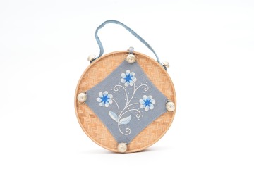 Bamboo Yi Embroidery Round Silver Bead Handbag