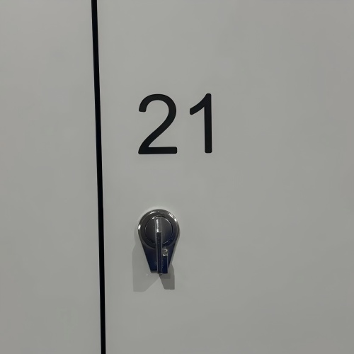supermarket durable hpl storage 18 door lockers