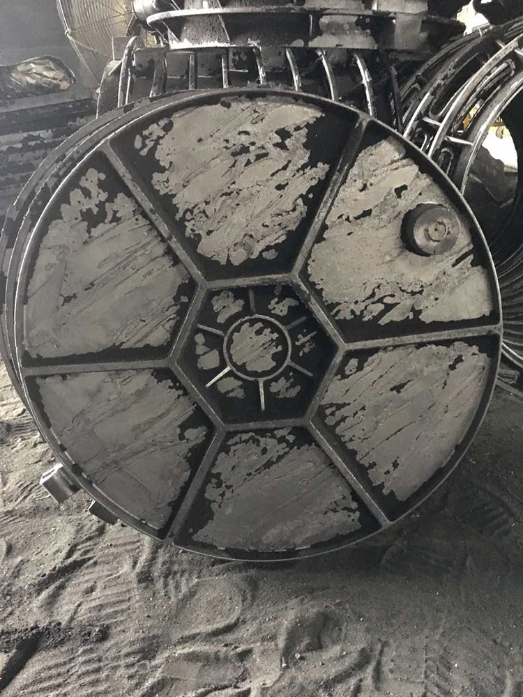 back of manhole caovers