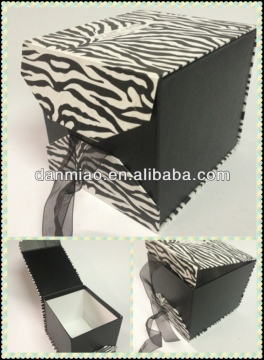 Black collapsible paper gift packaging box