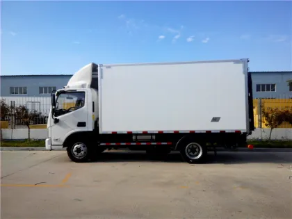 FOTON Aumark Refrigerated Light Truck with Cummins Engine