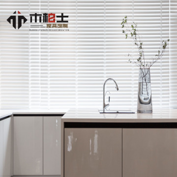 Armário de ilha de cozinha minimalista brilhante