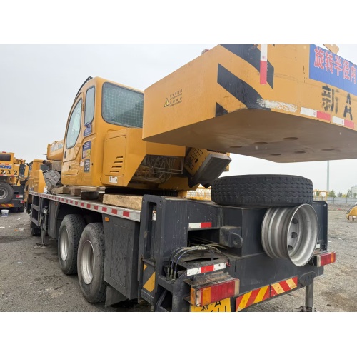 Março de 2023 caminhão guindaste XCMG QY25K5F
