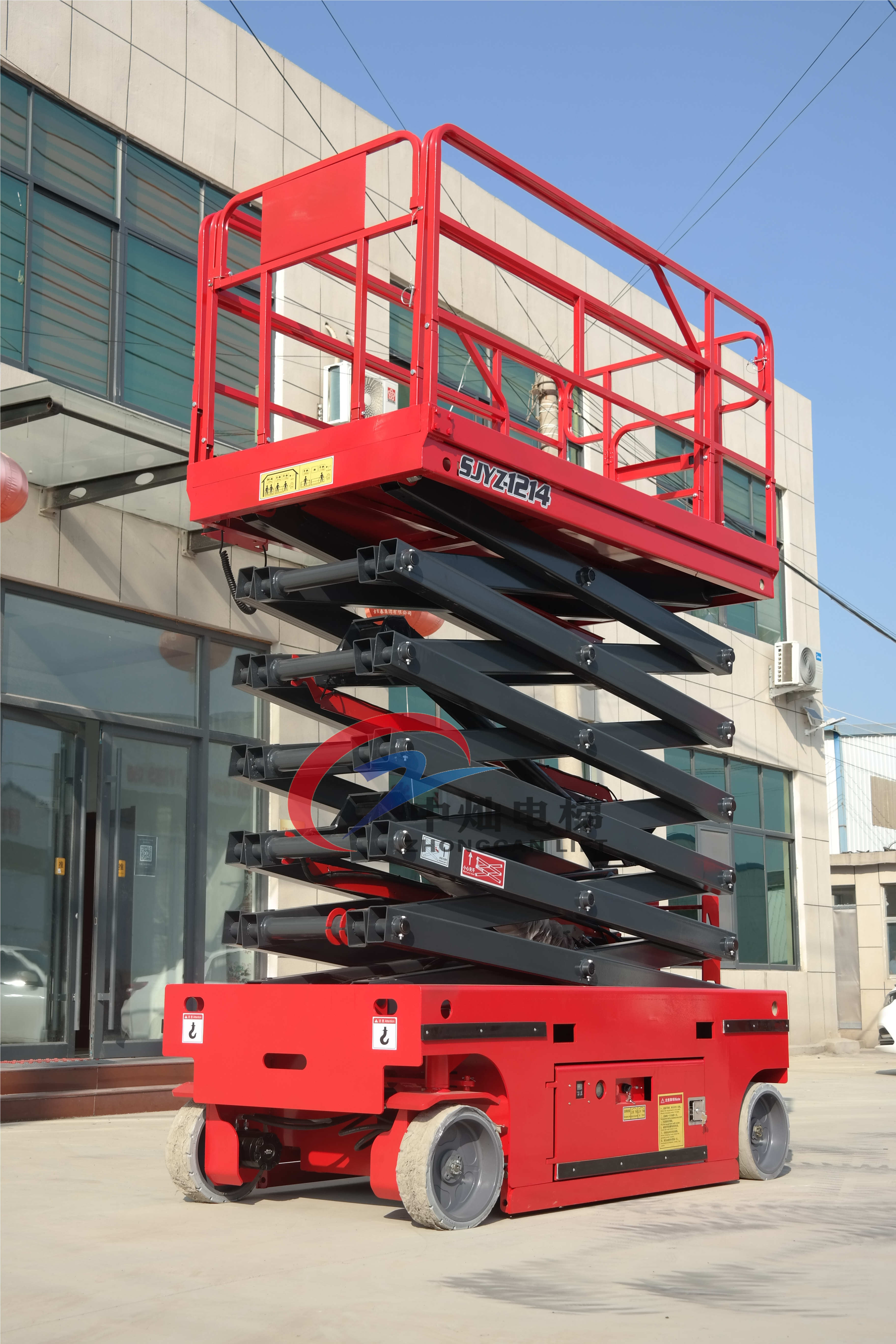 Self-propelled Battery Scissor Lift