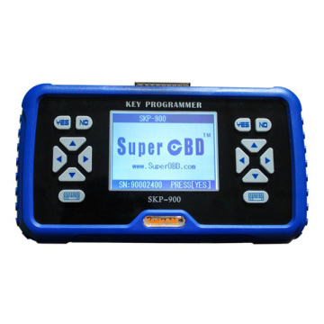 SuperOBD SKP-900 tenuto in mano OBD2 programmatore chiave auto