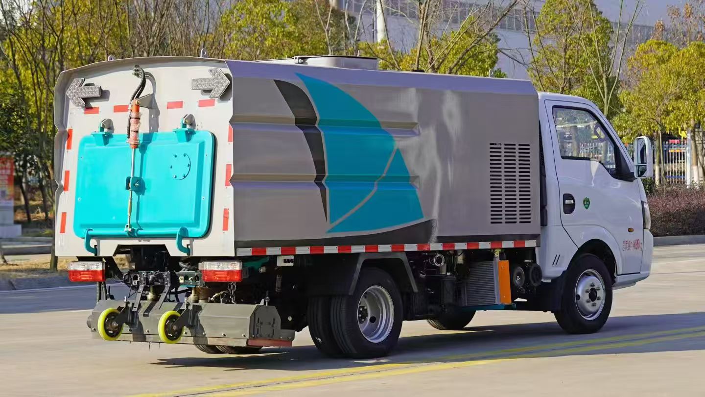 Versatile Road Sweeper with Multiple Cleaning Functions