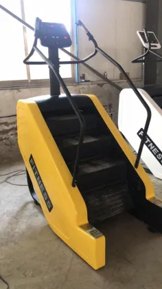 Commercial Stairmaster Stepmill: Electric Stair Climber for Gym Cardio Exercise