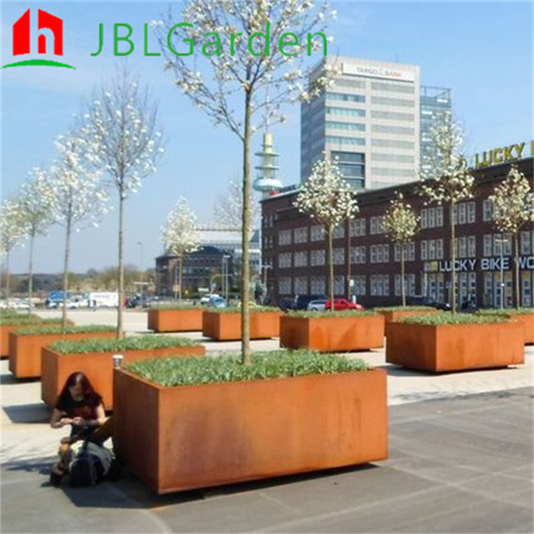 Design moderno Corten Steel Long Rectangular Fiovent Box