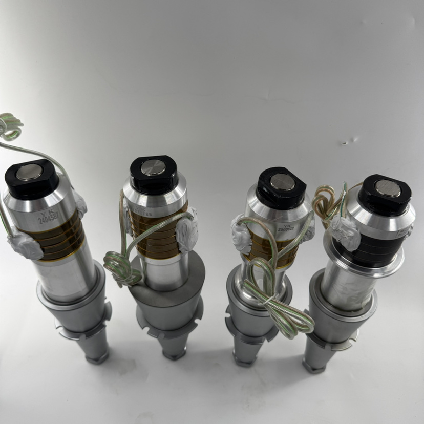 15kHz 3200W Ultrasonic Transducer with 6 Single-Head Yellow Piezoelectric Ceramic Plates6
