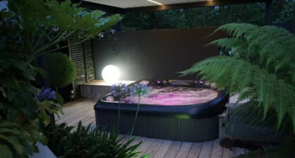 jacuzzi tub