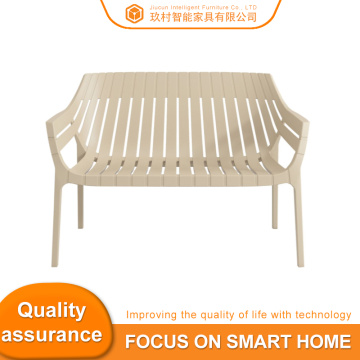 स्टाइलिश दो सीटर आउटडोर बैठने का समाधान