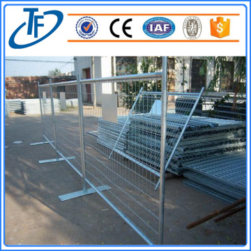 removable crowd control barrier fence