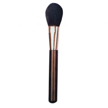 Stor täckning av trähandtag Blush Brush