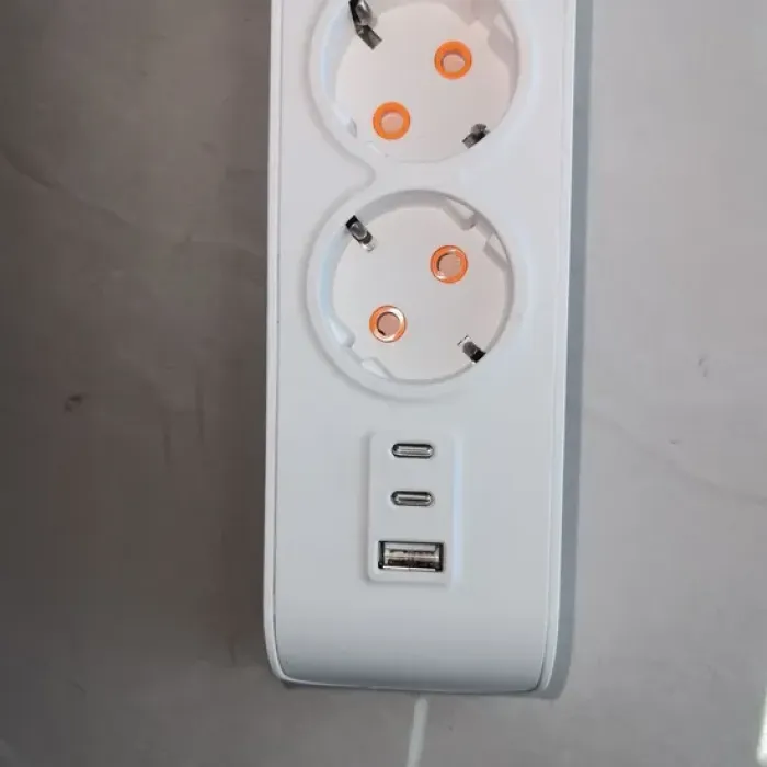 Soket Ekst 5 Arah dengan USB 3,4A