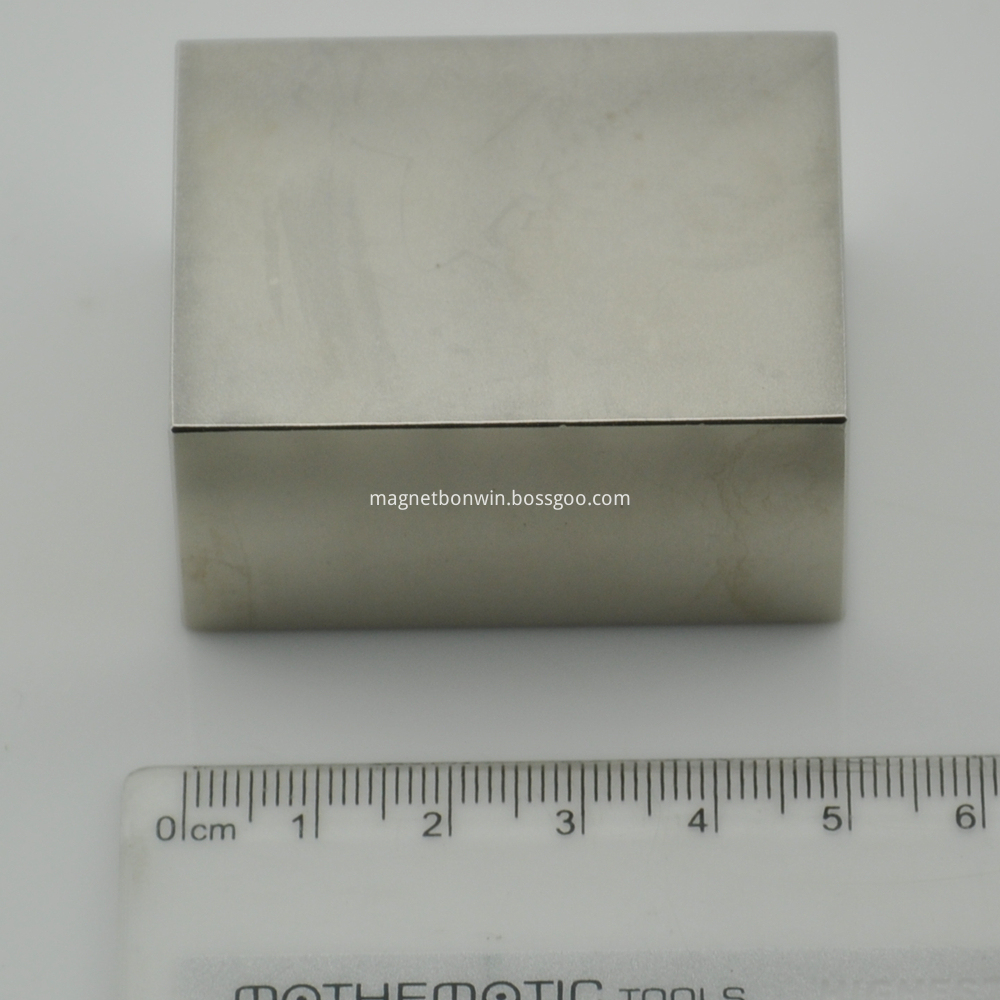 Sintered block magnet