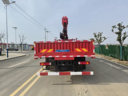 Knuckle Boom Hydraulic Truck Mounted Crane FAW5100wheelbase