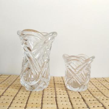 Embossed Flower Shape Clear Vase For Home Decoration