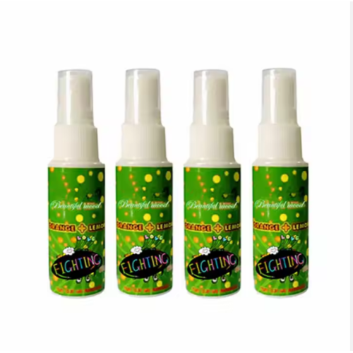 Жительную жидкость с дезодоризацией домашних животных в удобной бутылке с брызги