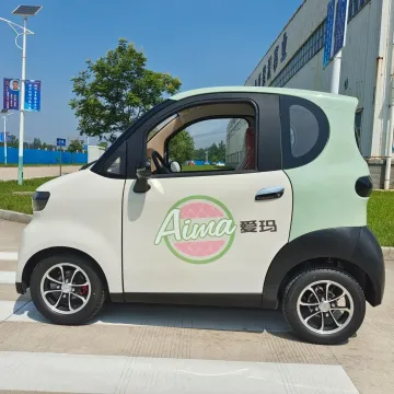 Two-Colors Mini Cute L7e Green Energy Electric Car for Short and Medium Distance Travel