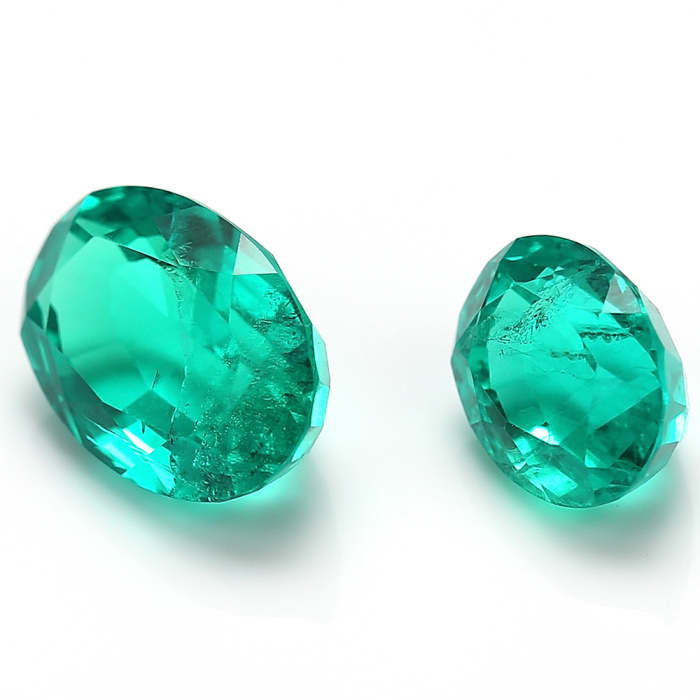 Émeraude colombienne cultivée en laboratoire, taille ovale 9x13