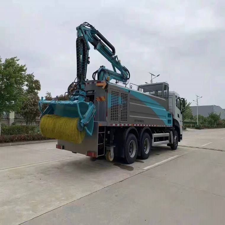 Rear Double Bridge High End Wall Cleaning Truck 7 Jpg