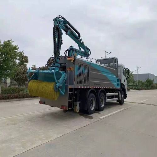 Dongfeng rear double bridge high-end wall cleaning truck