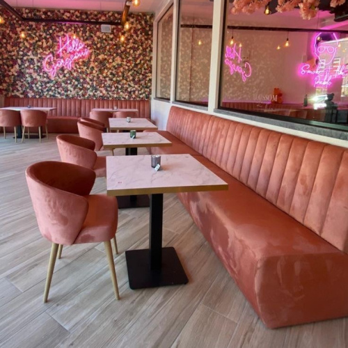 Anpassen Sie das Holzrestaurant Green Lederkabine Sitzgelegenheiten mit Tischsets für das Café Restaurant