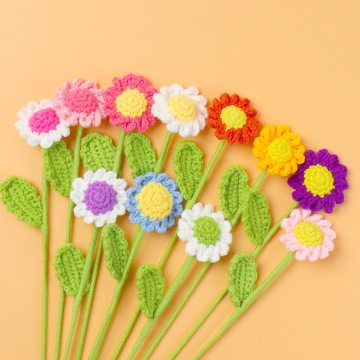 Großhandel hochwertige handgefertigte häkelnde handwerkliche künstliche Gänseblümchen -Blumen -Mini -Bouquet -Strickblumen