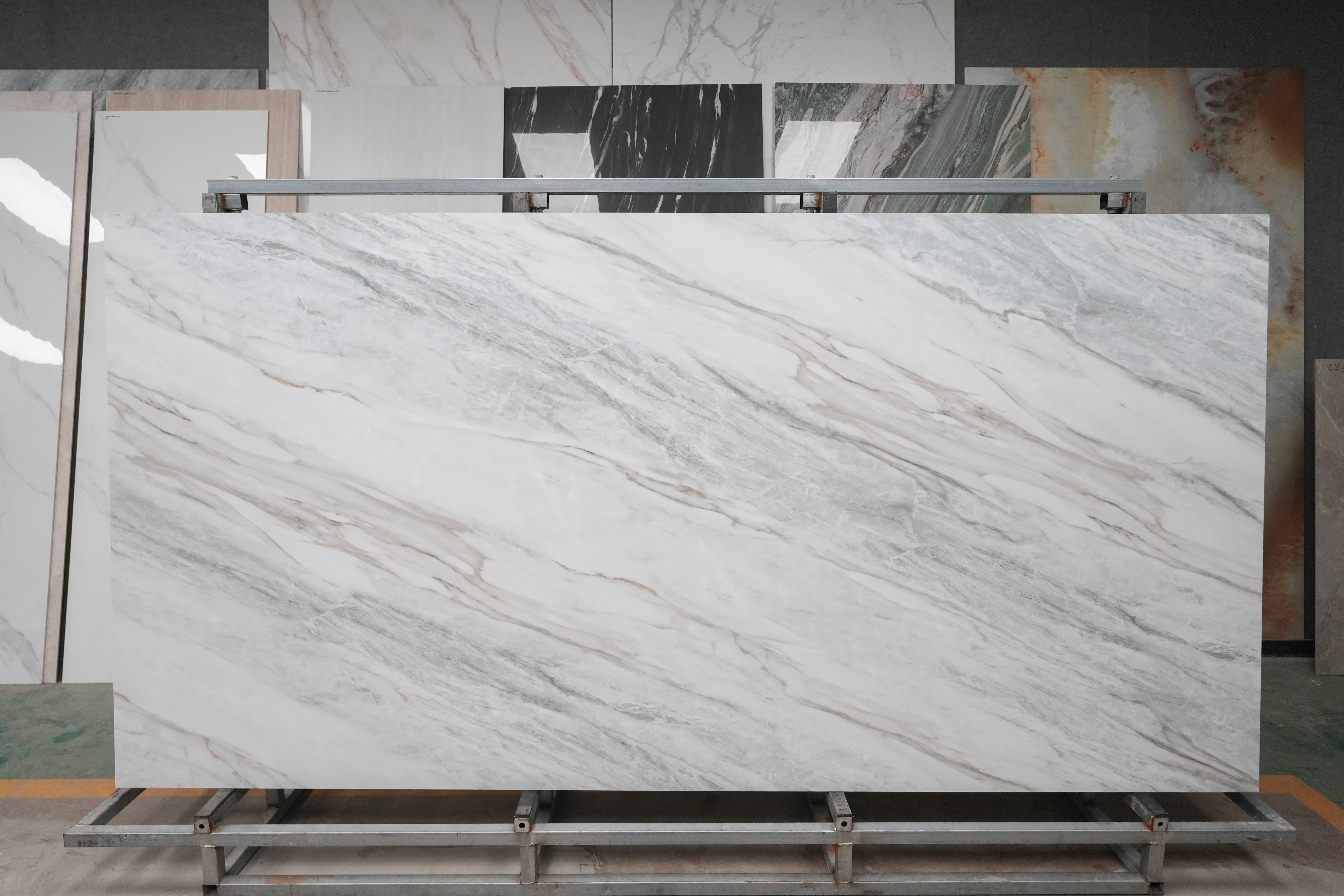 Piatra sinterizata albastra linistita